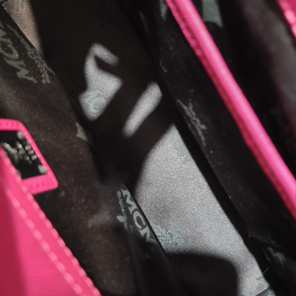 Authentic ❤️ MCM Crossbody Good Use Condition! Christmas Sale!! - Picture 11 of 15